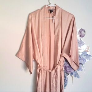 Elegant Women's Satin Robe - Pink